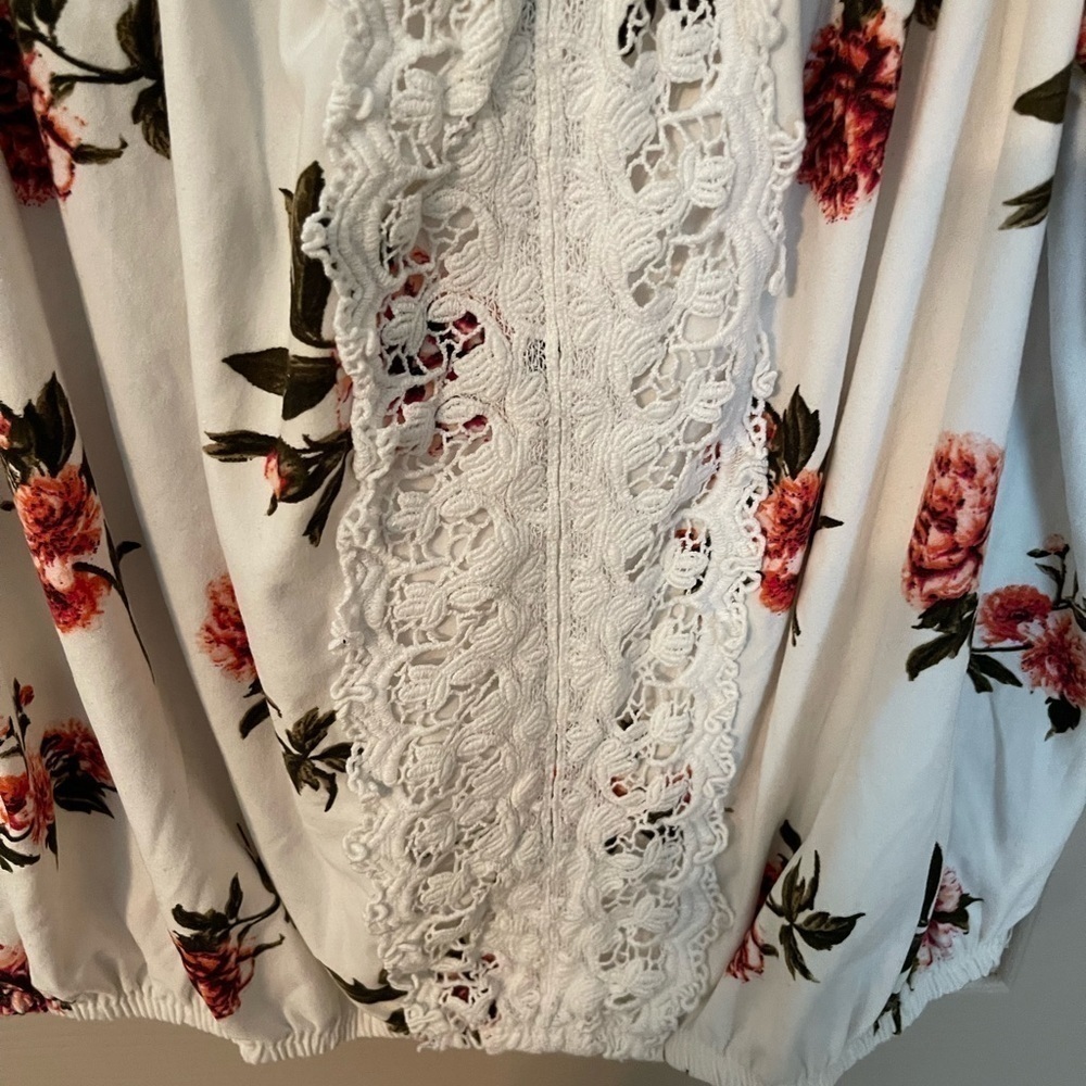 Rue21 Cropped Blouson Rose Print Top - Picture 5 of 9